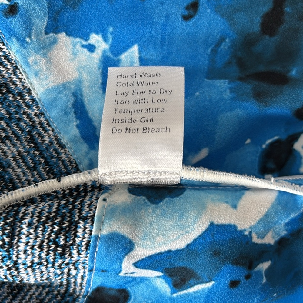Ming Wang - blue, white and black, textured & designed jacket. - Picture 10 of 13